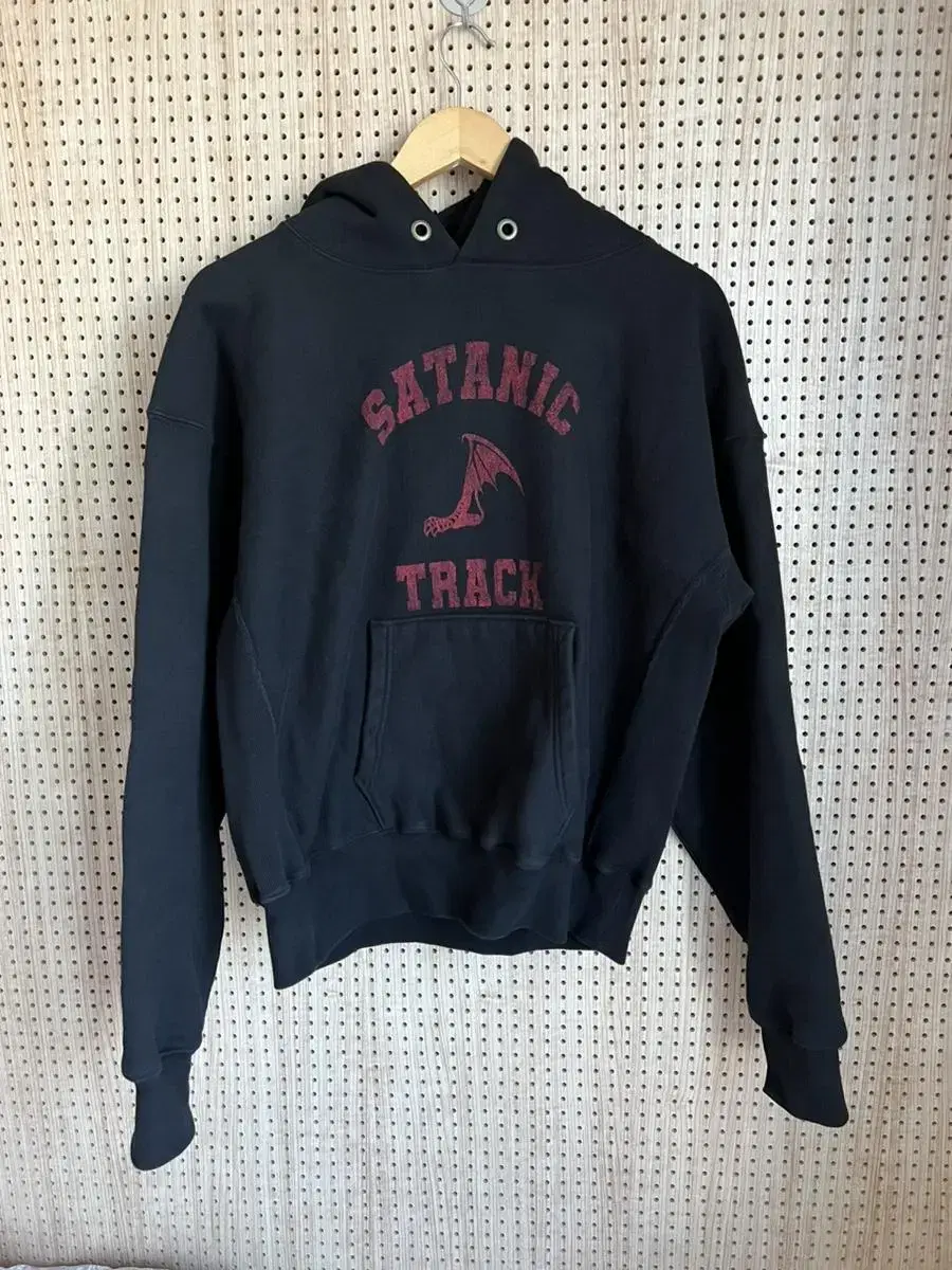 로컬스 온리 Satanic track hoodie / Faded blk